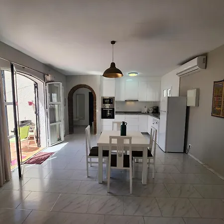 Apartment Almendros