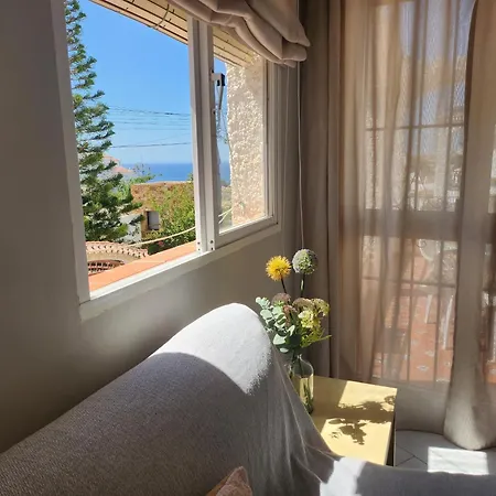 Almendros Apartment *