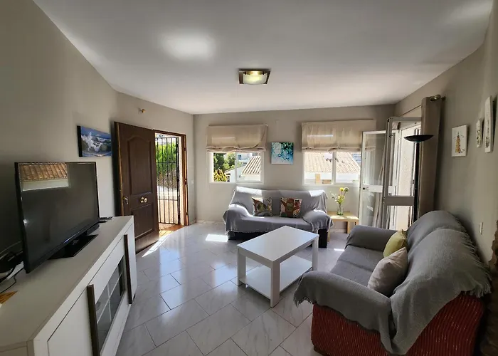 Almendros Apartment *