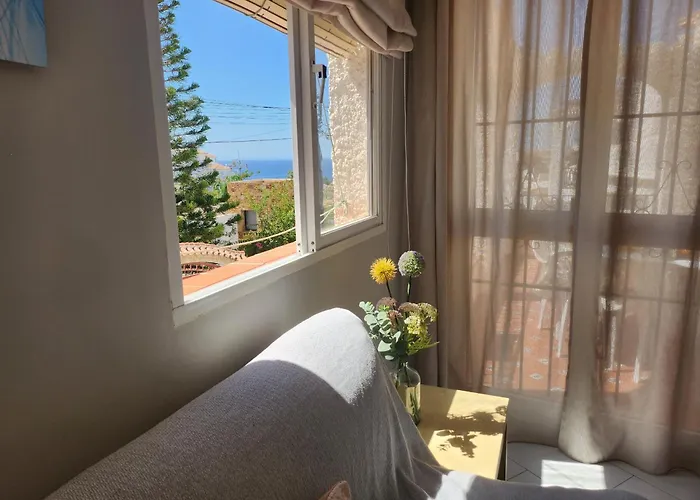 Almendros Apartment *