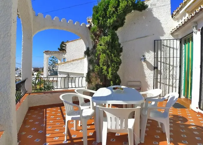 Almendros Apartment *